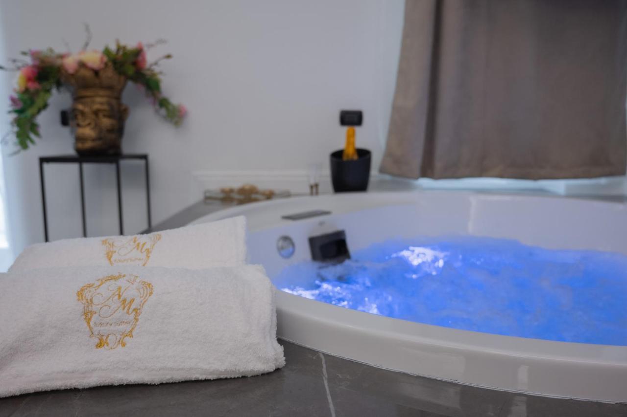 Nm Luxury Suites Помпей Екстериор снимка