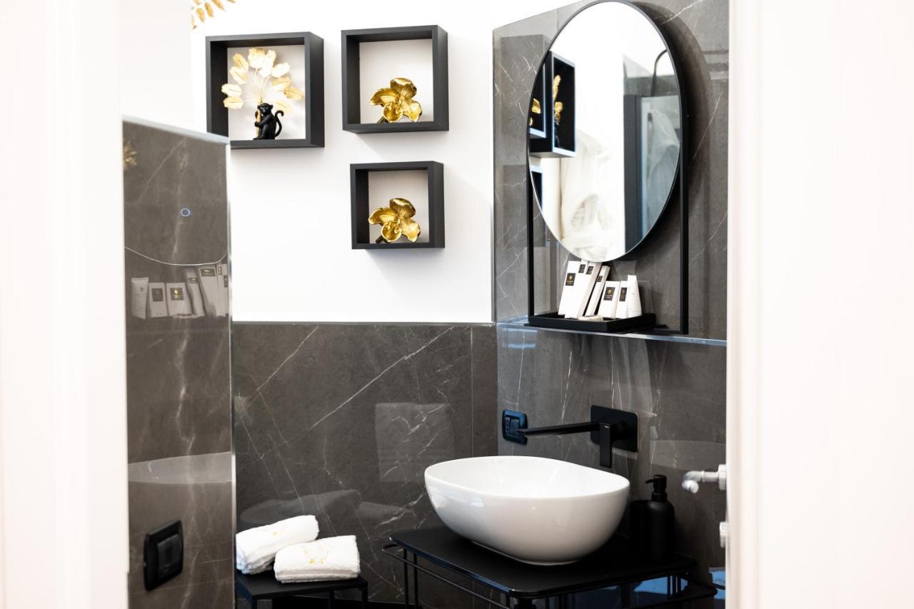 Nm Luxury Suites Помпей Екстериор снимка