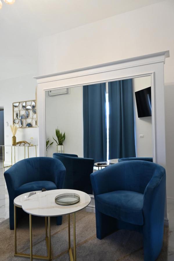 Nm Luxury Suites Помпей Екстериор снимка