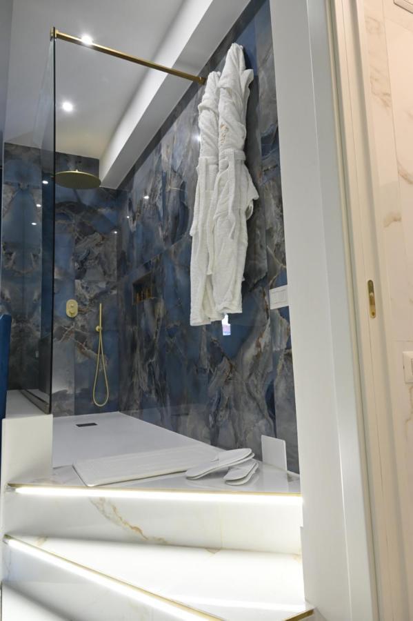 Nm Luxury Suites Помпей Екстериор снимка