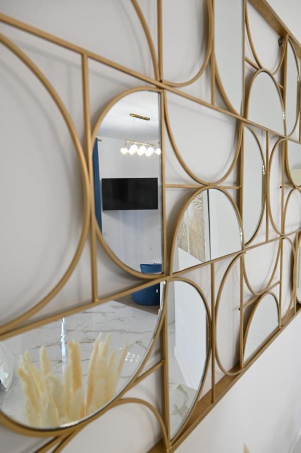 Nm Luxury Suites Помпей Екстериор снимка