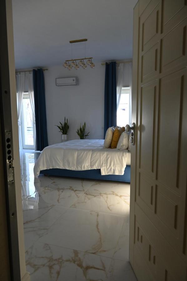 Nm Luxury Suites Помпей Екстериор снимка