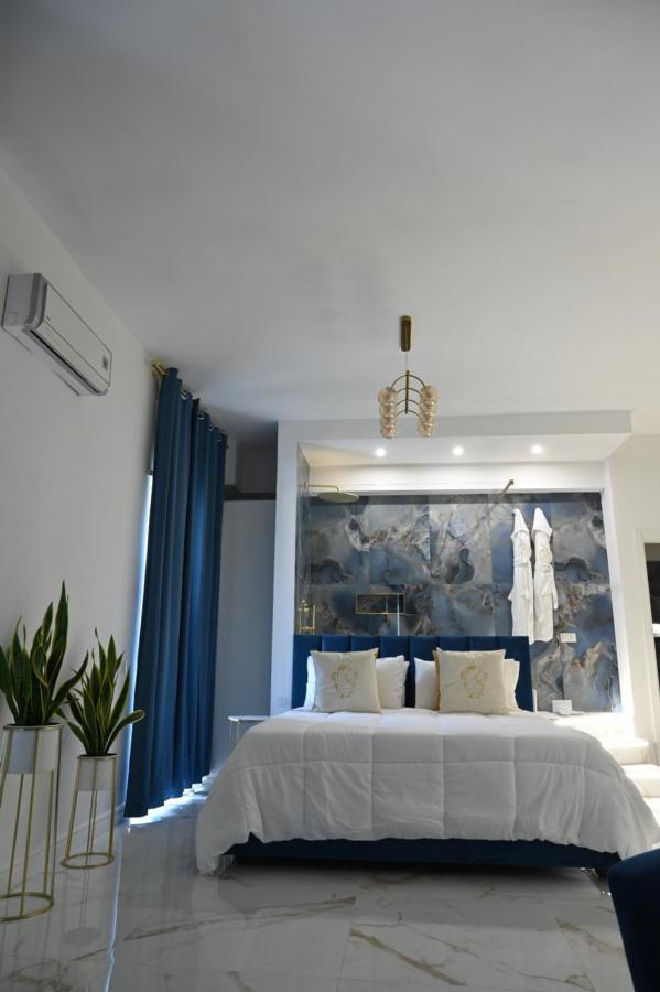 Nm Luxury Suites Помпей Екстериор снимка
