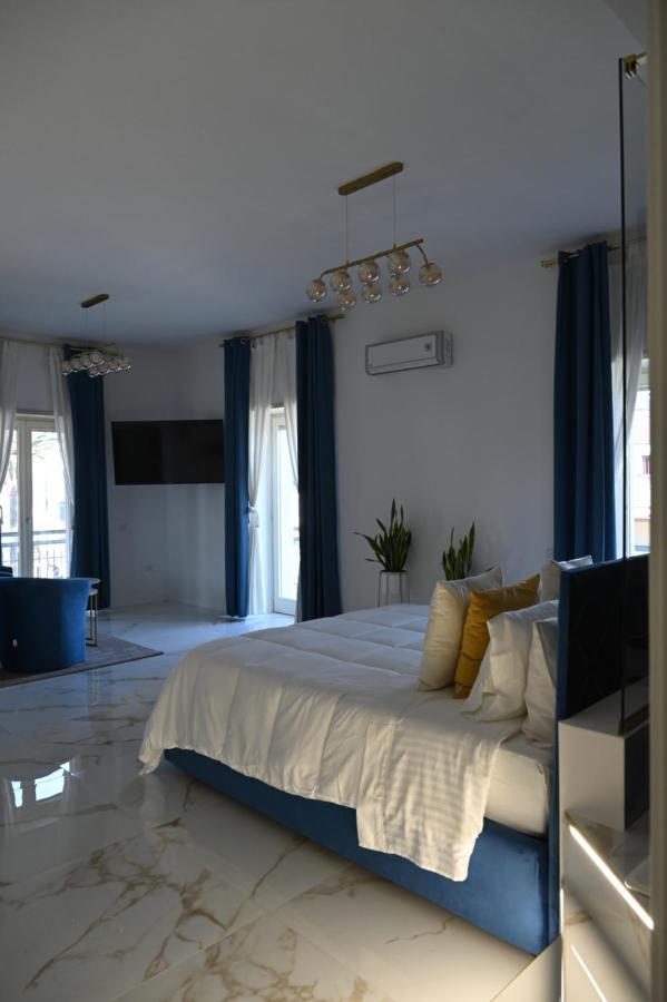 Nm Luxury Suites Помпей Екстериор снимка