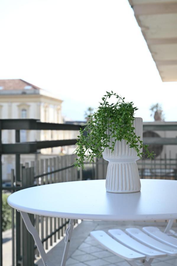 Nm Luxury Suites Помпей Екстериор снимка